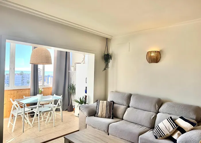 Cozy With Sea View & Pool Apartamento Fuengirola