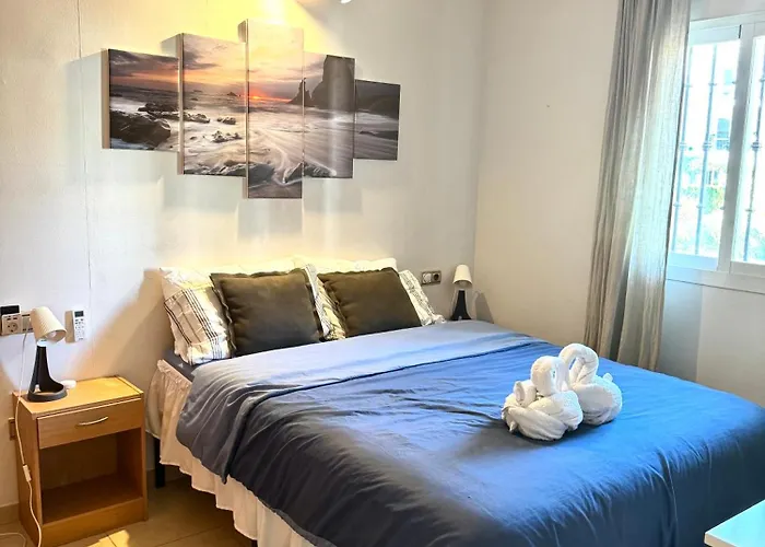 דירה Cozy With Sea View & Pool פואנגירולה