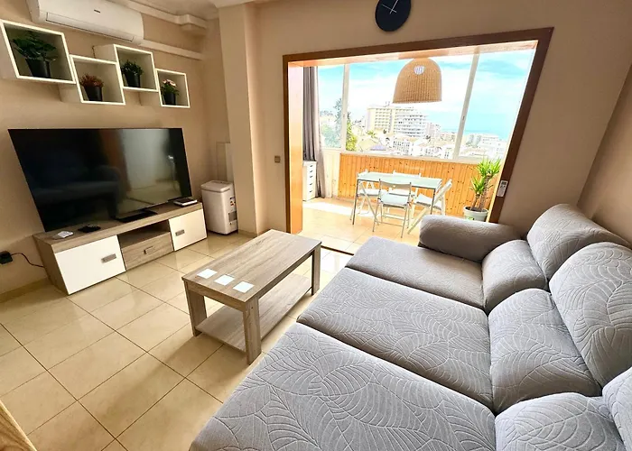 Cozy With Sea View & Pool Fuengirola